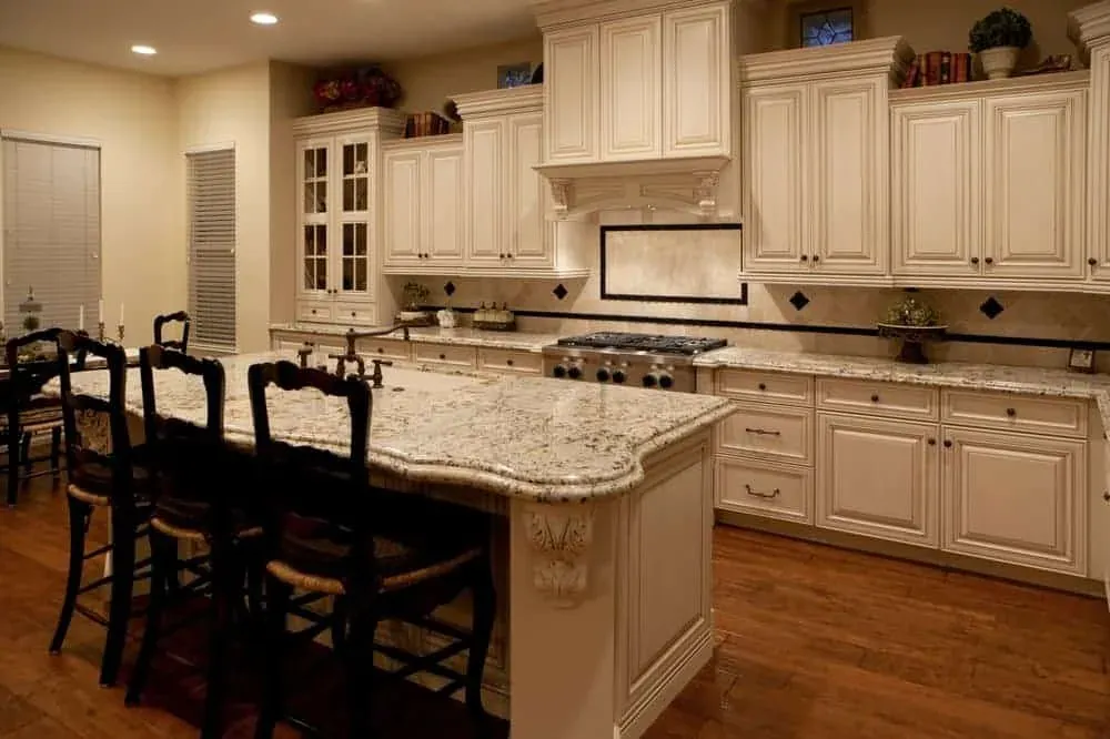 kitchen cabinet in Fullerton CA